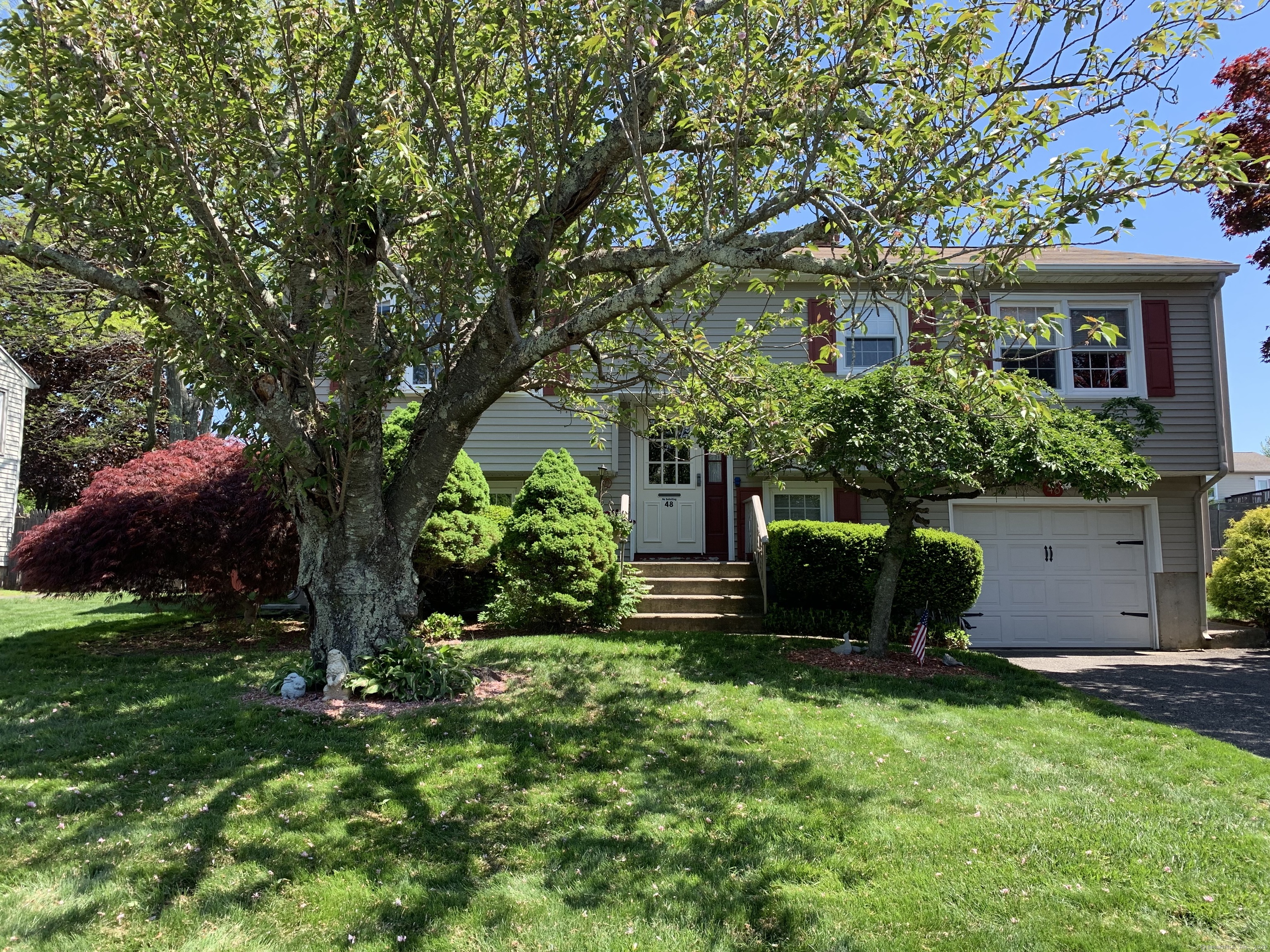48 Tawny Thrush Road, Naugatuck, Connecticut image 2