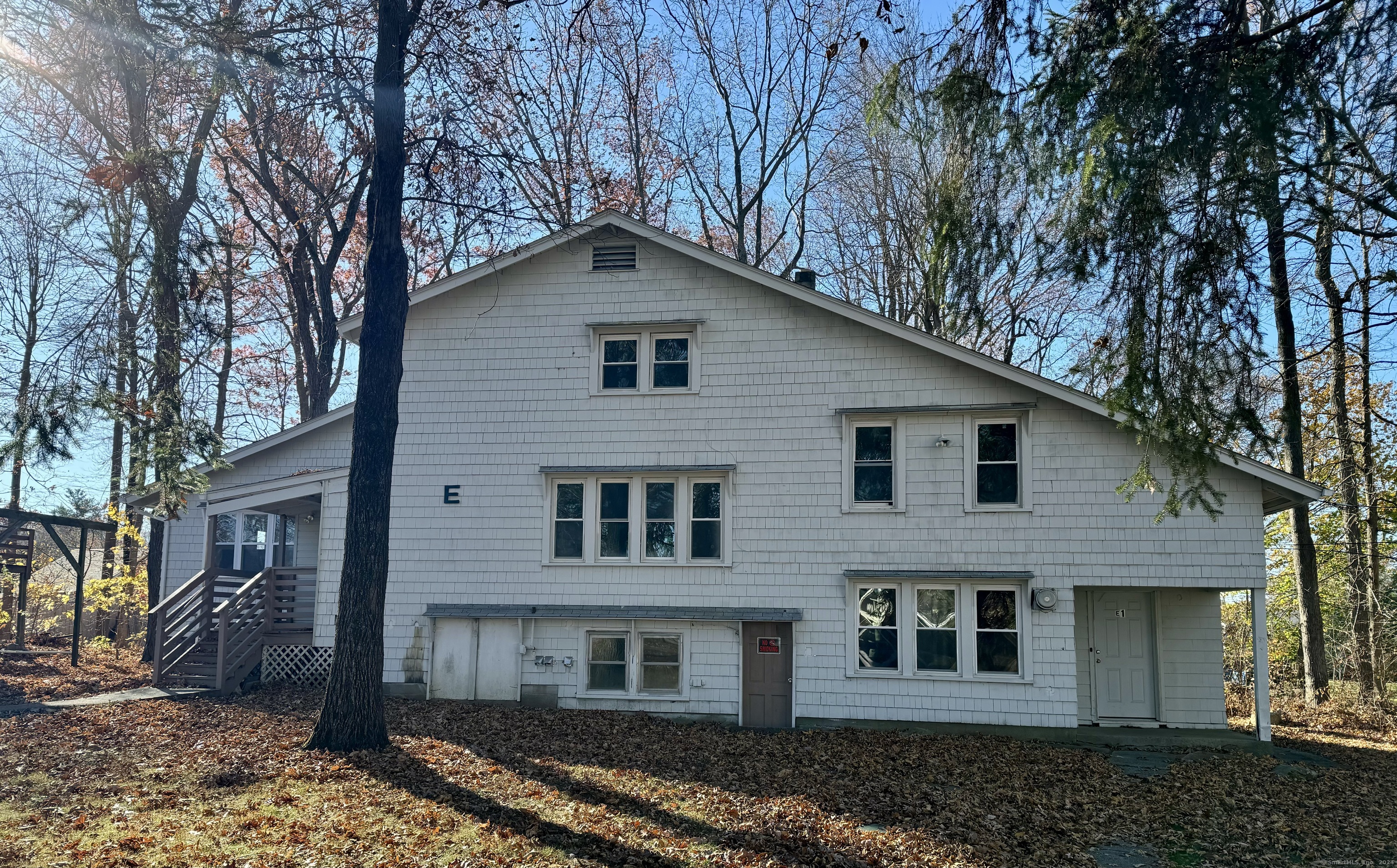 39 Waterbury Road E2, Prospect, Connecticut - 2 Bedrooms  
2 Bathrooms  
5 Rooms - 