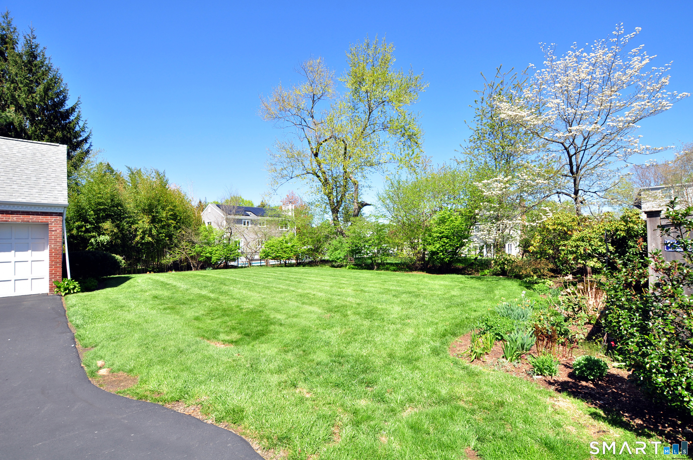 102 Ridgewood Road