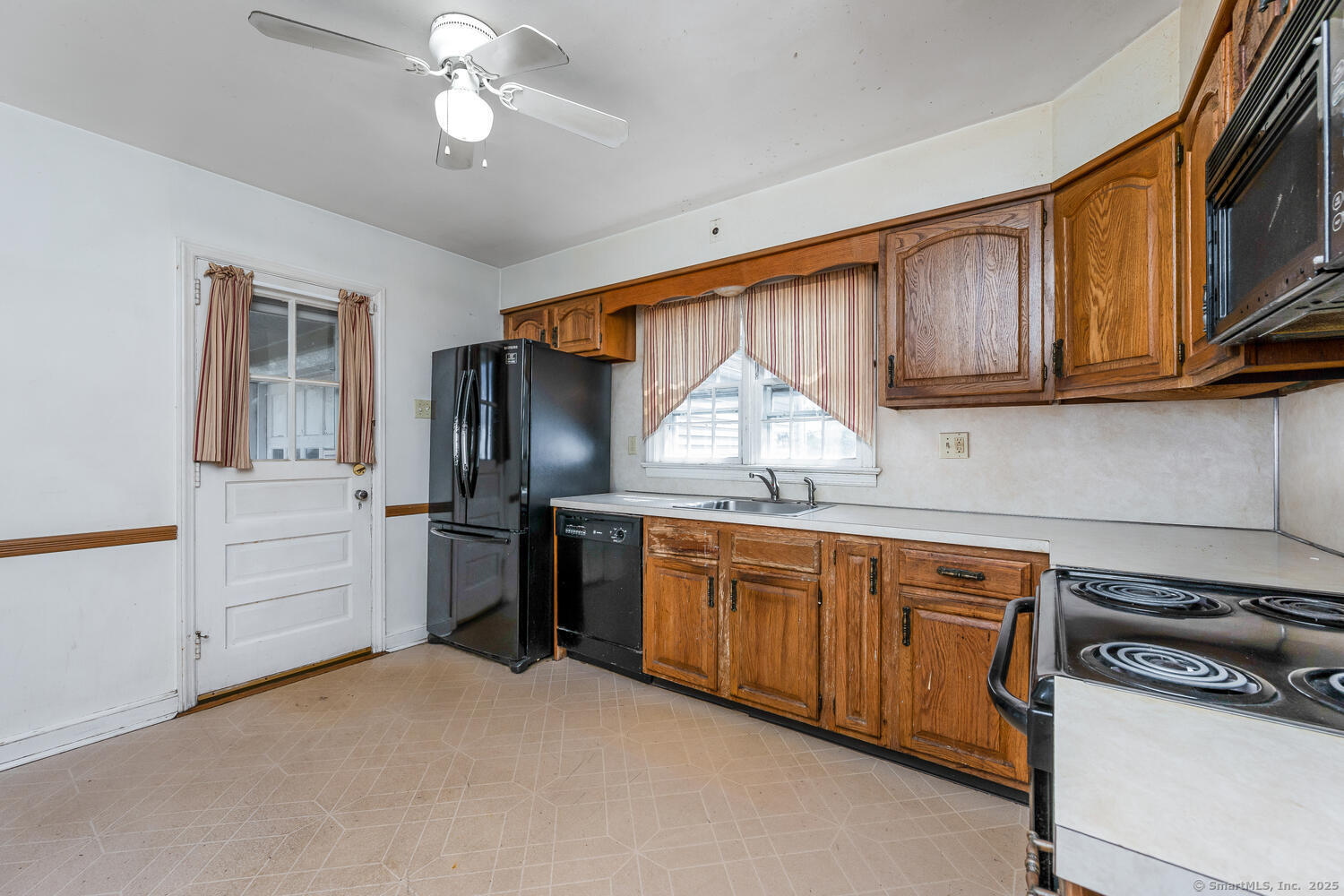 675 Goldenrod Avenue, Bridgeport, Connecticut image 13