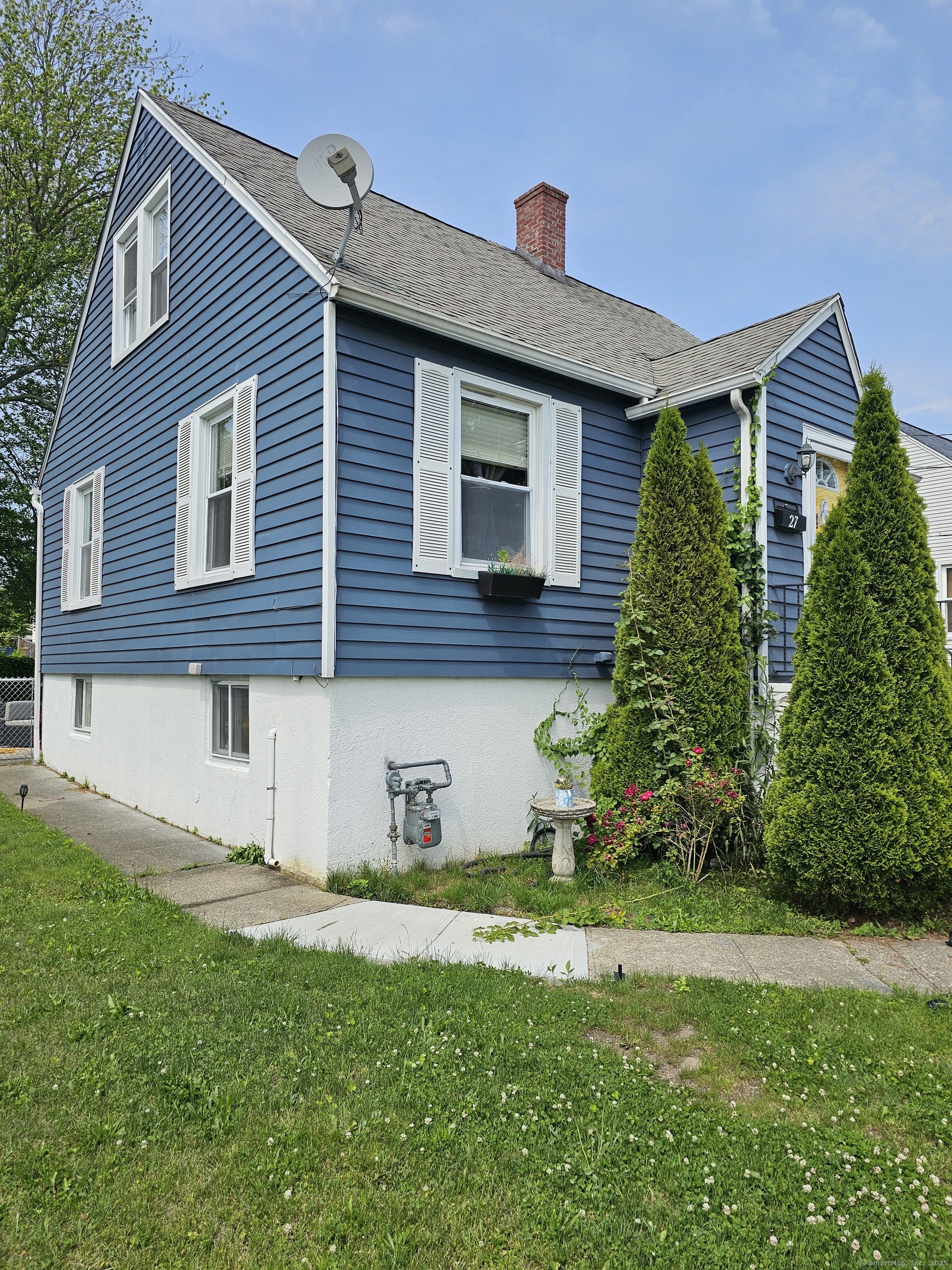 27 White Rose Avenue