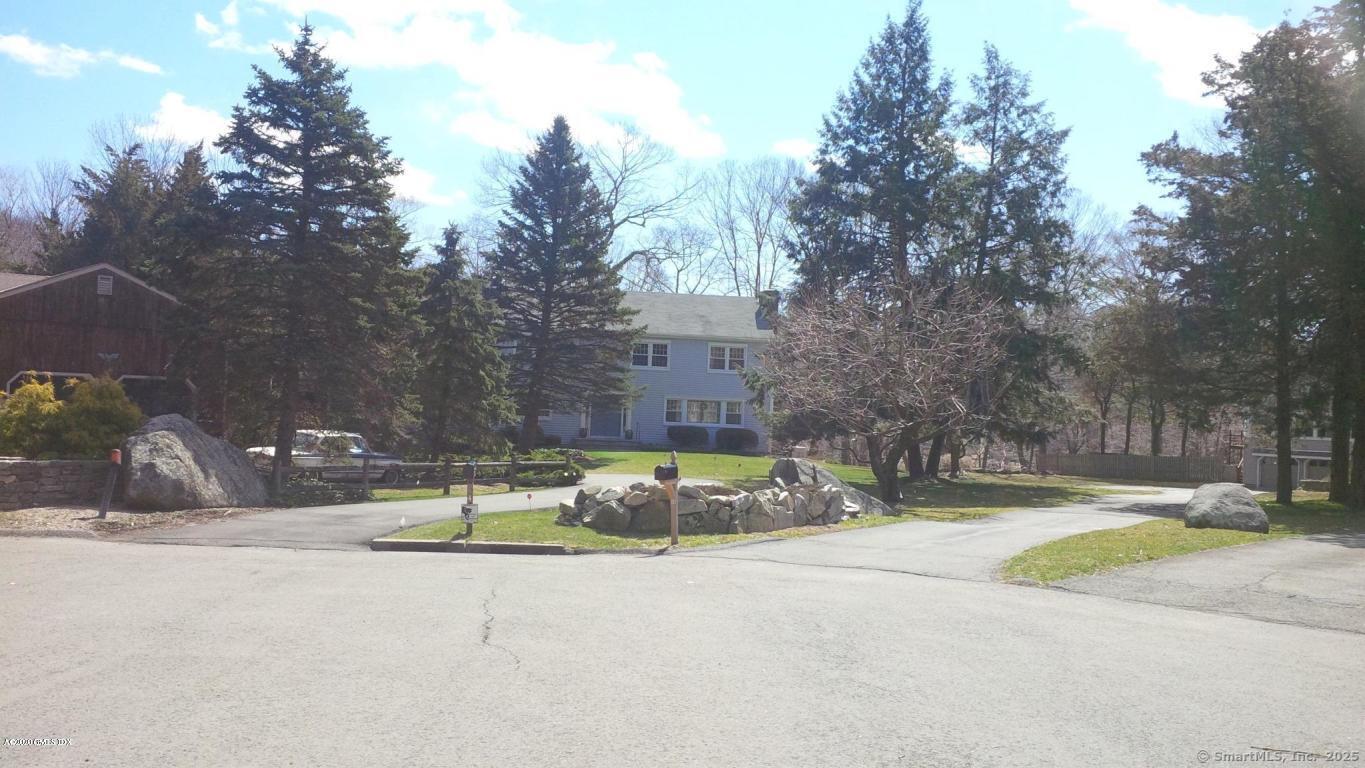 Stamford, Connecticut 06902, United States, 4 Bedrooms Bedrooms, ,3 BathroomsBathrooms,Residential,Pending,91685