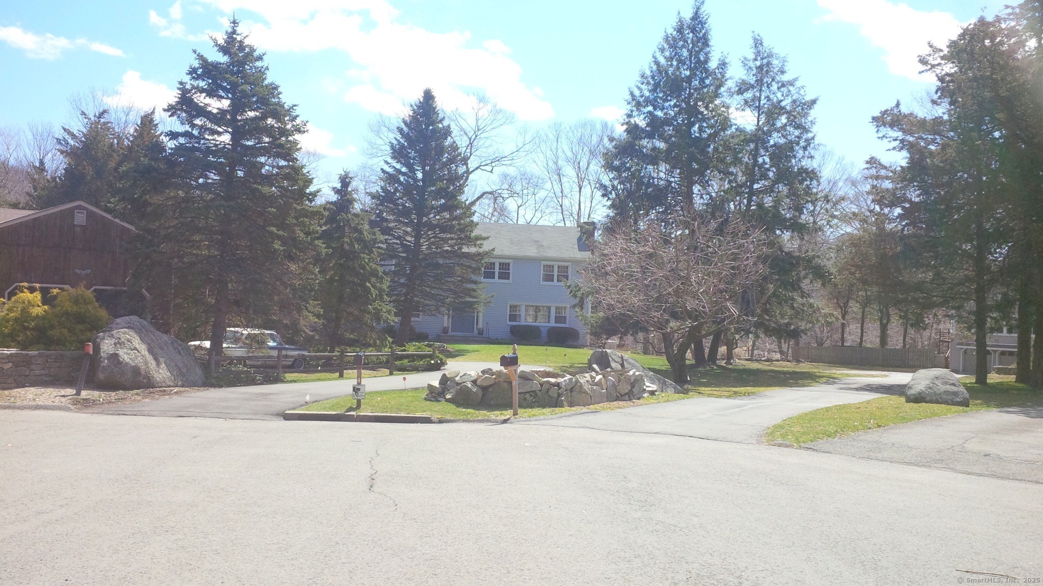 Stamford, Connecticut 06902, United States, 4 Bedrooms Bedrooms, ,3 BathroomsBathrooms,Residential,Pending,91685