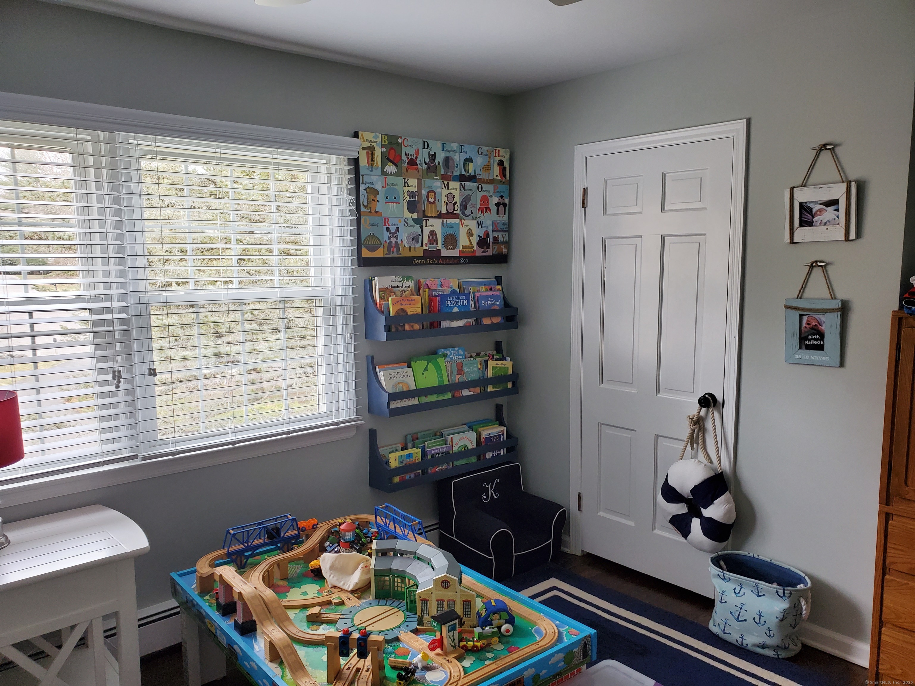 Stamford, Connecticut 06902, United States, 4 Bedrooms Bedrooms, ,3 BathroomsBathrooms,Residential,Pending,91685