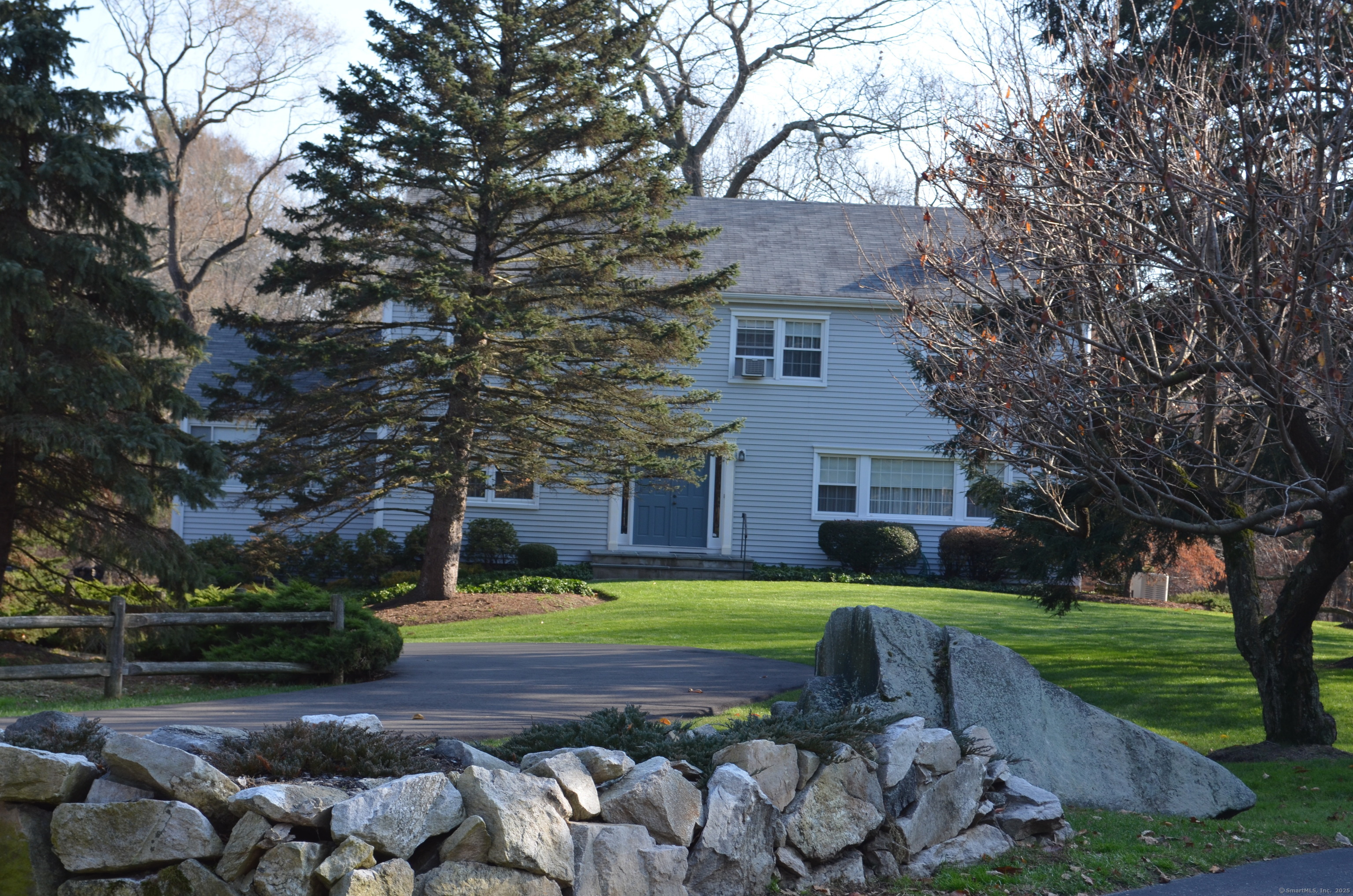 Stamford, Connecticut 06902, United States, 4 Bedrooms Bedrooms, ,3 BathroomsBathrooms,Residential,Pending,91685