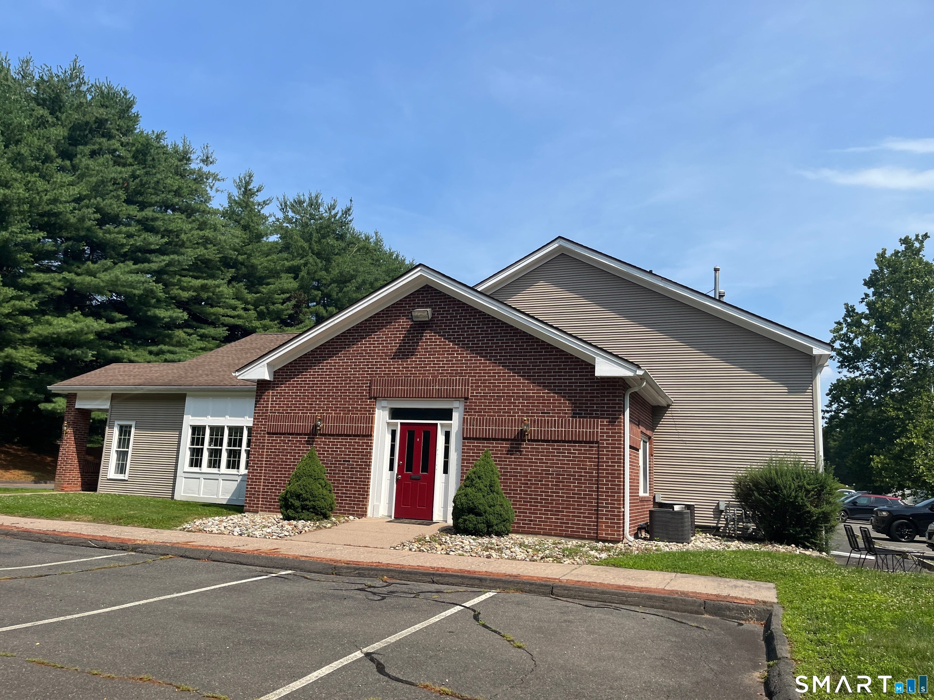 85 River Road