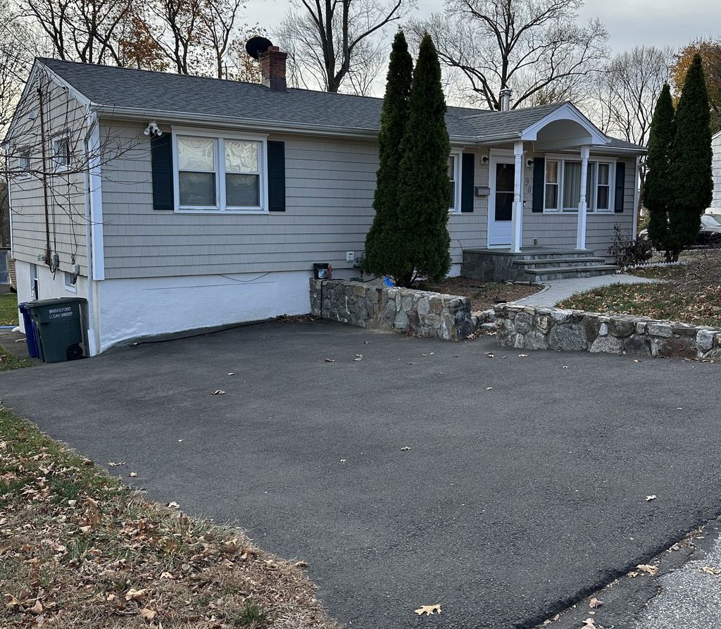 Photo of 90 Sequoia Road, Bridgeport, CT 06606 (MLS # 24141266)