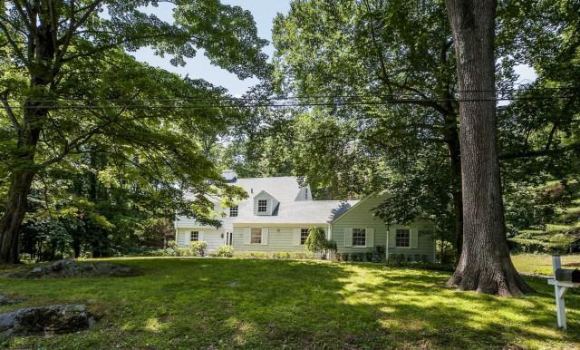 Photo 1 of 2 Arrowhead Way, Darien, Connecticut, $1,600,000, Web #: 99072271