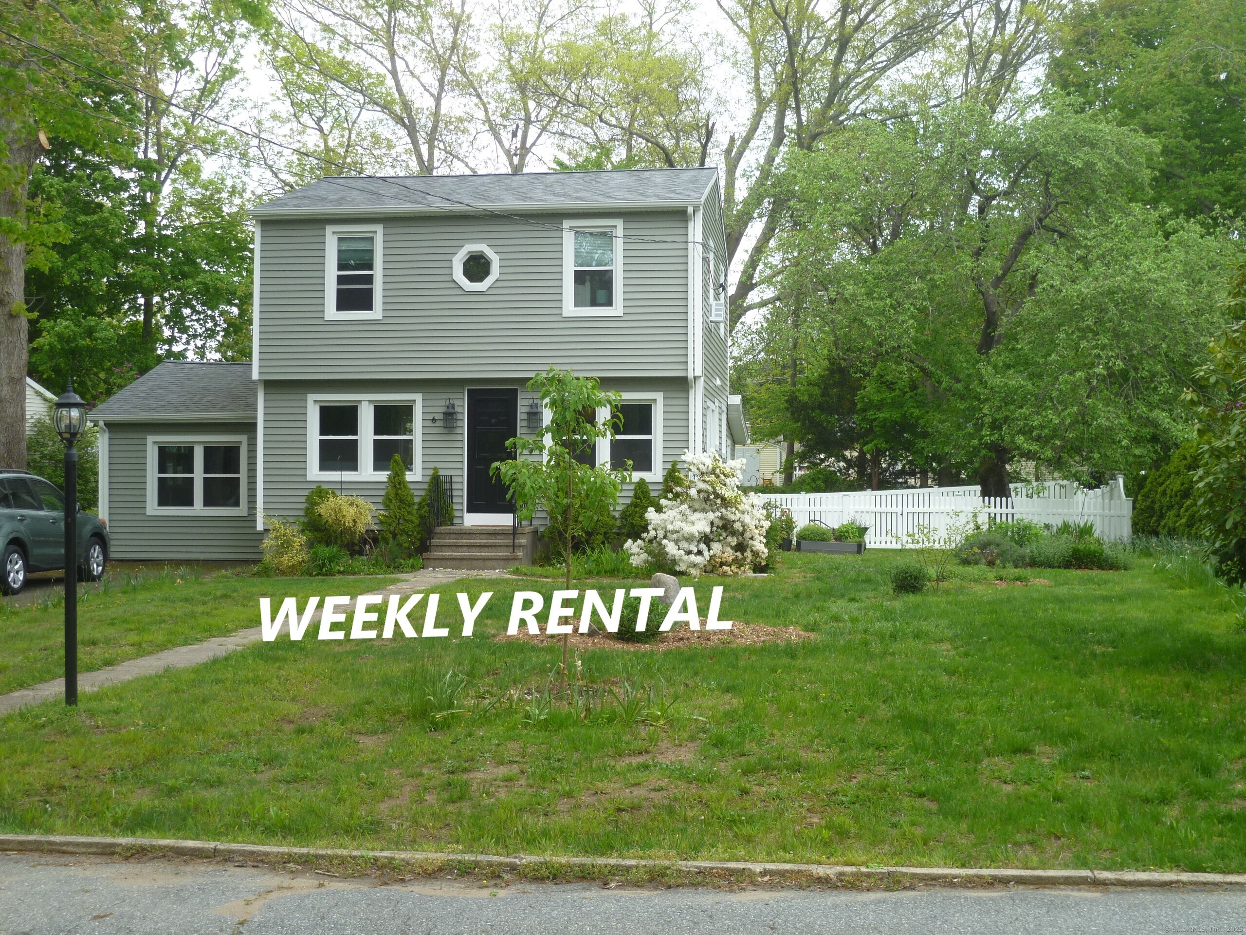 Sunset Lane, Clinton, Connecticut - 3 Bedrooms  
2 Bathrooms  
9 Rooms - 