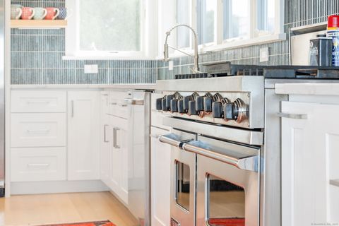 Tiny photo for 9 Sylvester Court, Norwalk, CT 06855 (MLS # 24156368)