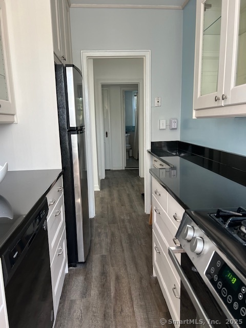Woodside Green 2A, Stamford, Connecticut - 1 Bedrooms  
1 Bathrooms  
4 Rooms - 
