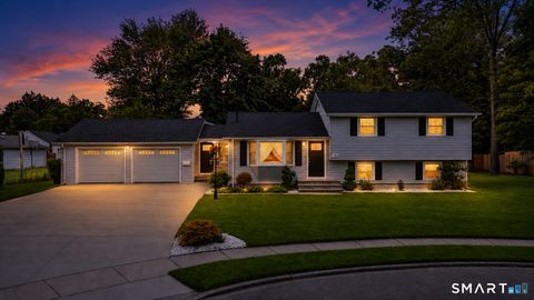 Photo of 10 Riveredge Court, Plainville, CT 06062 (MLS # 24179424)