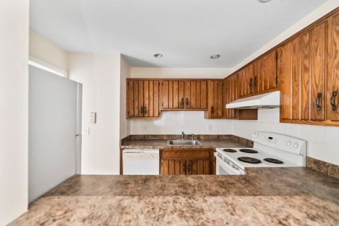 Tiny photo for 1 Fairfield Avenue #C4, Danbury, CT 06810 (MLS # 24131040)