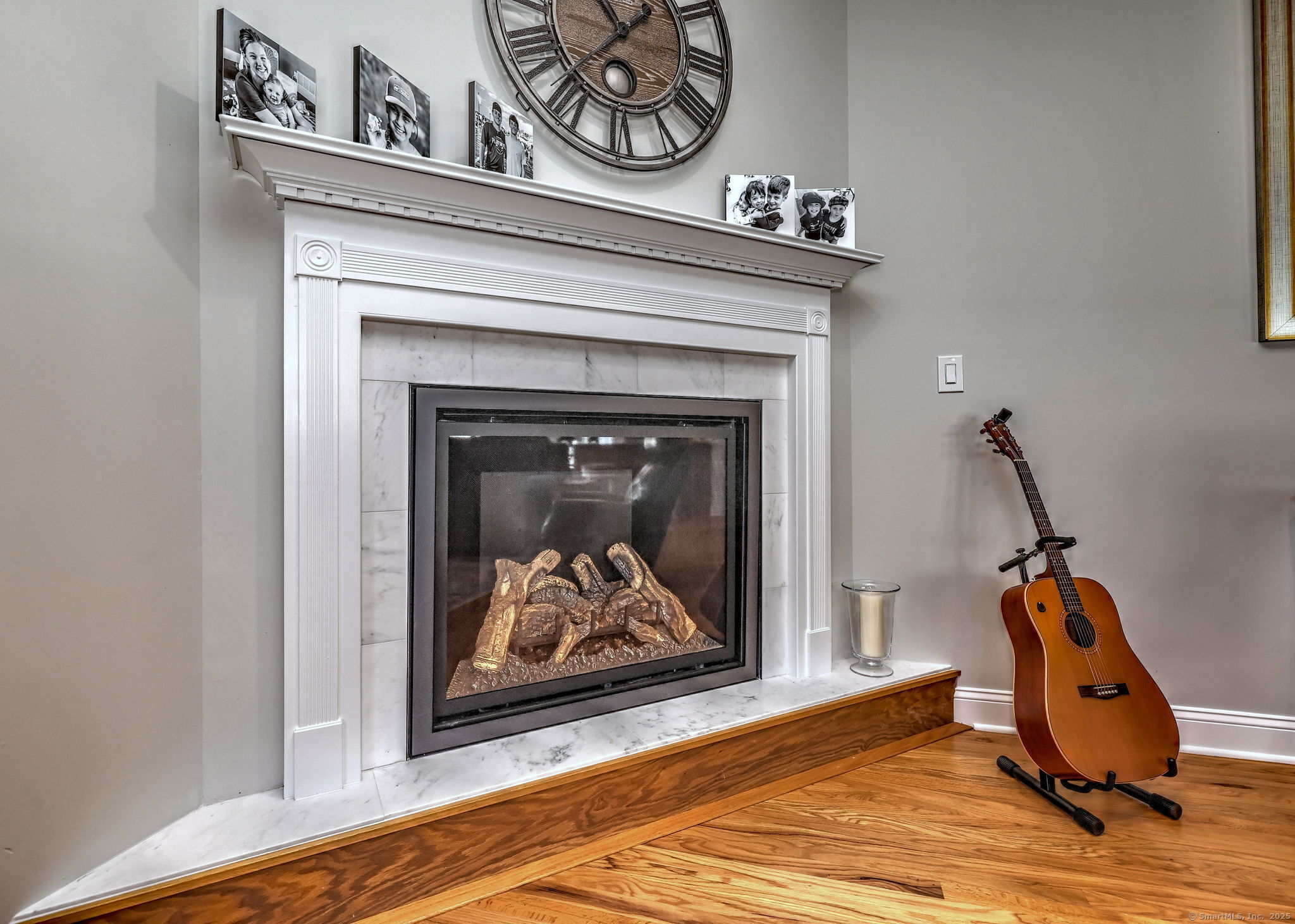 Milford, Connecticut 06461, United States, 2 Bedrooms Bedrooms, ,3 BathroomsBathrooms,Residential,Pending,191857