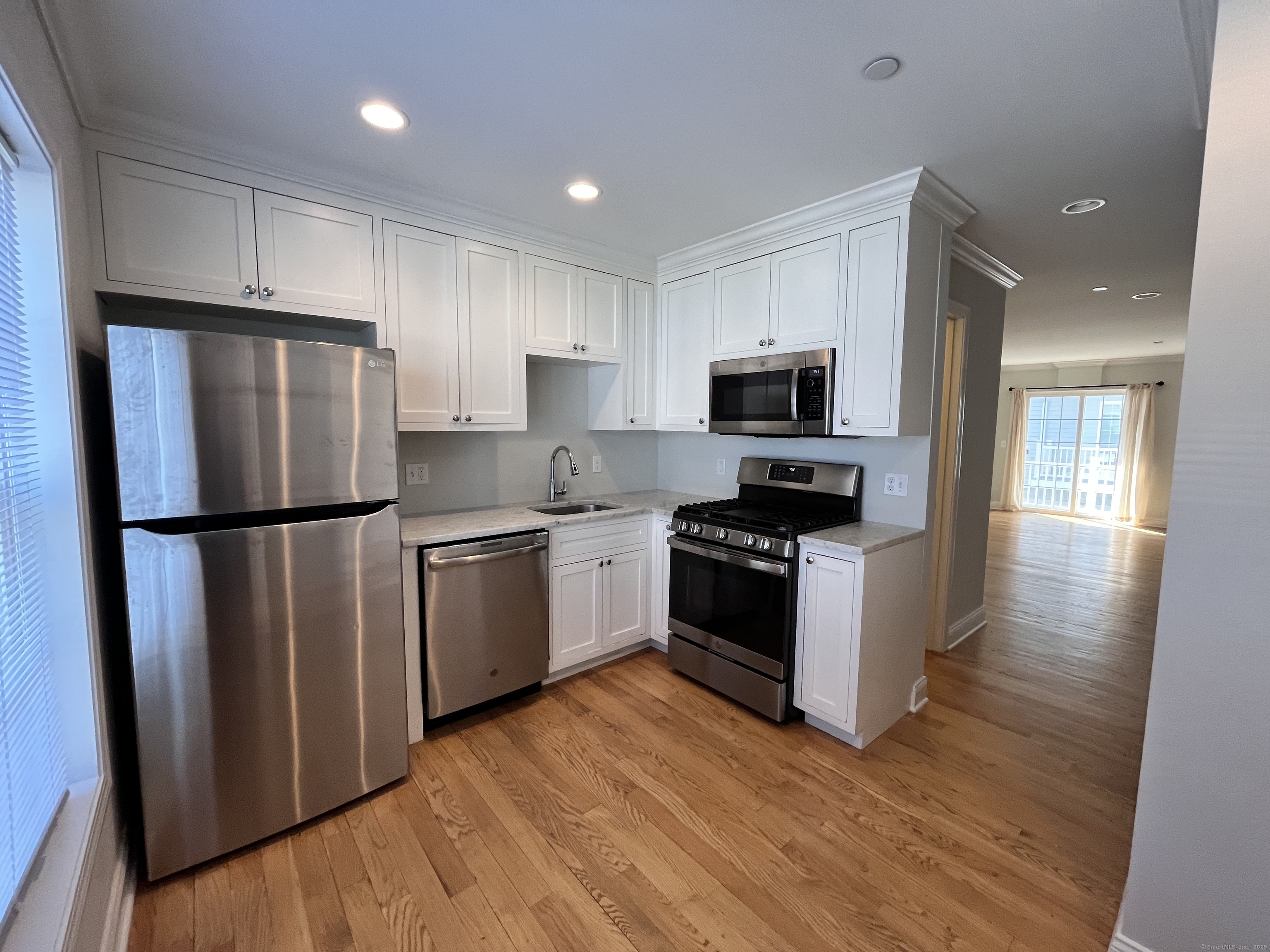 20 3rd Street 12
