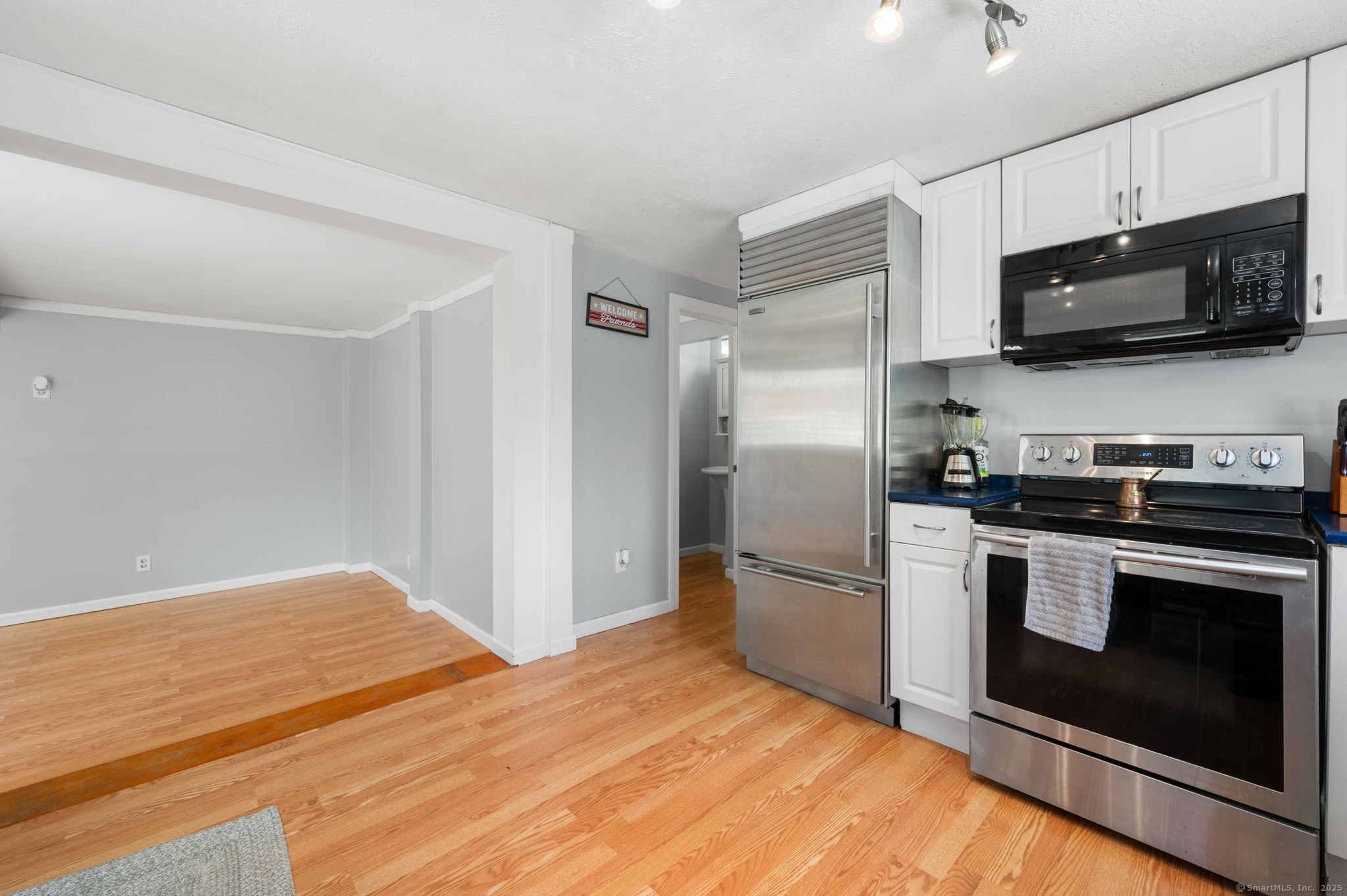 4 Riverview Place