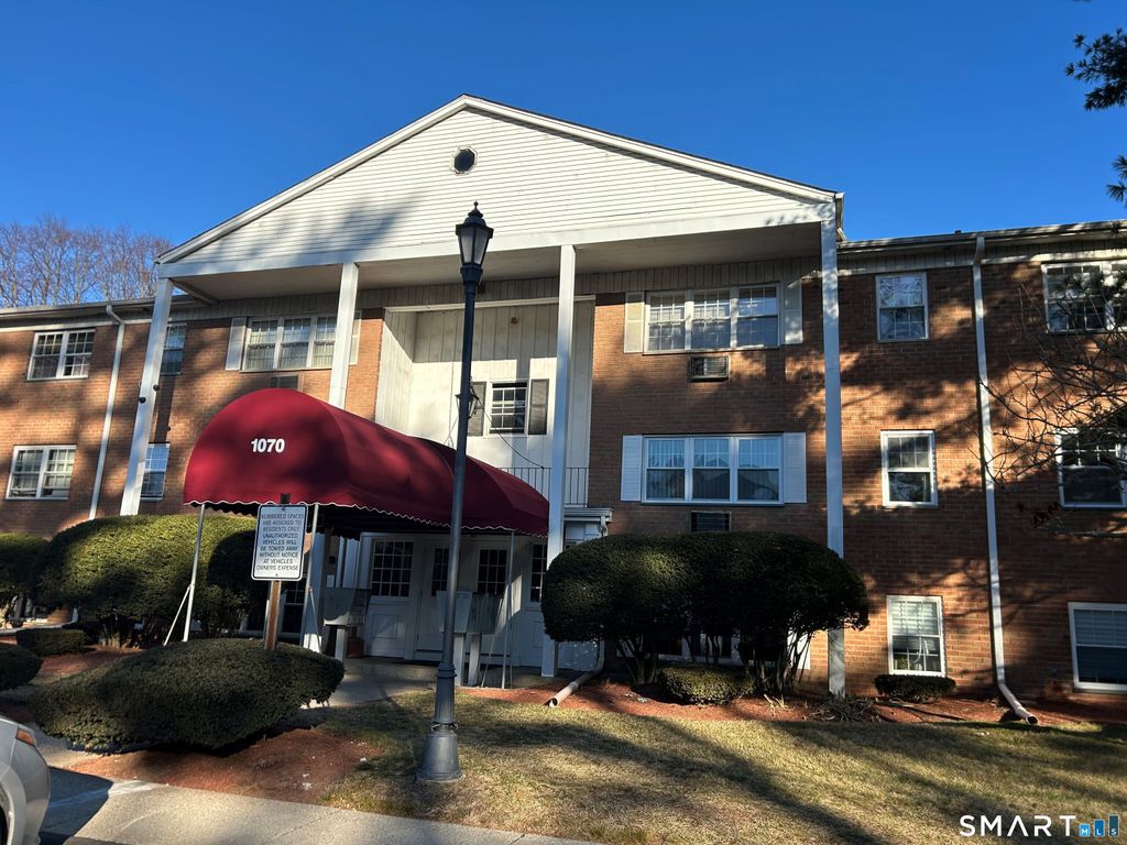Photo of 1070 New Haven Avenue #APT 47, Milford, CT 06460 (MLS # 24149263)
