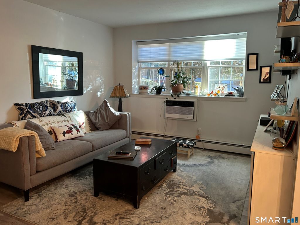 Photo of 1070 New Haven Avenue #APT 47, Milford, CT 06460 (MLS # 24149263)