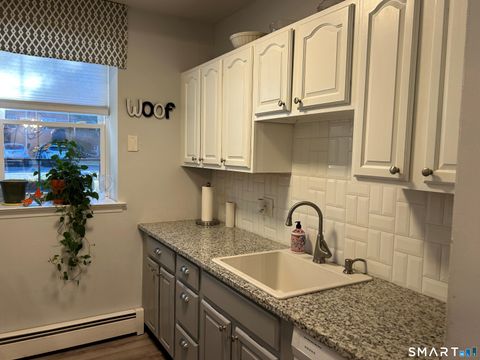 Tiny photo for 1070 New Haven Avenue #APT 47, Milford, CT 06460 (MLS # 24149263)