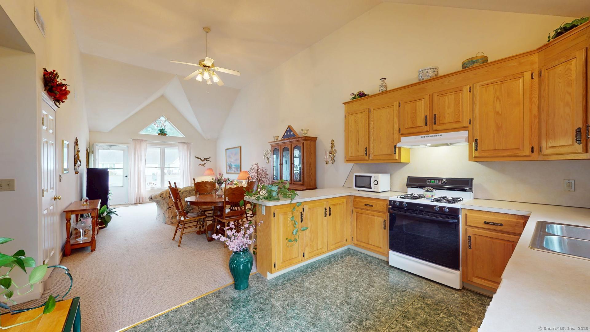 304 Brainard Road #27, Enfield, Connecticut image 4