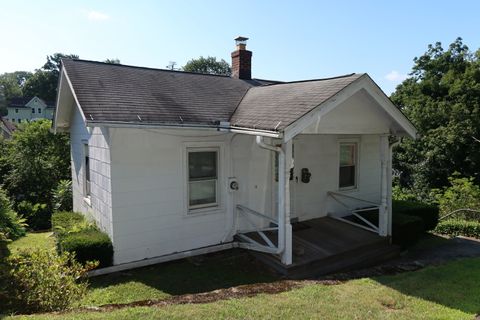 11 Edgewood Avenue Shelton CT 06484