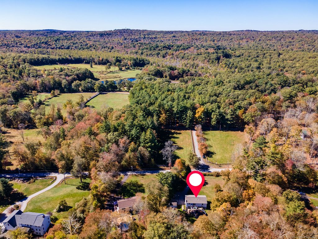 Photo of 128 Fitzgerald Road, Brooklyn, CT 06234 (MLS # 24134185)