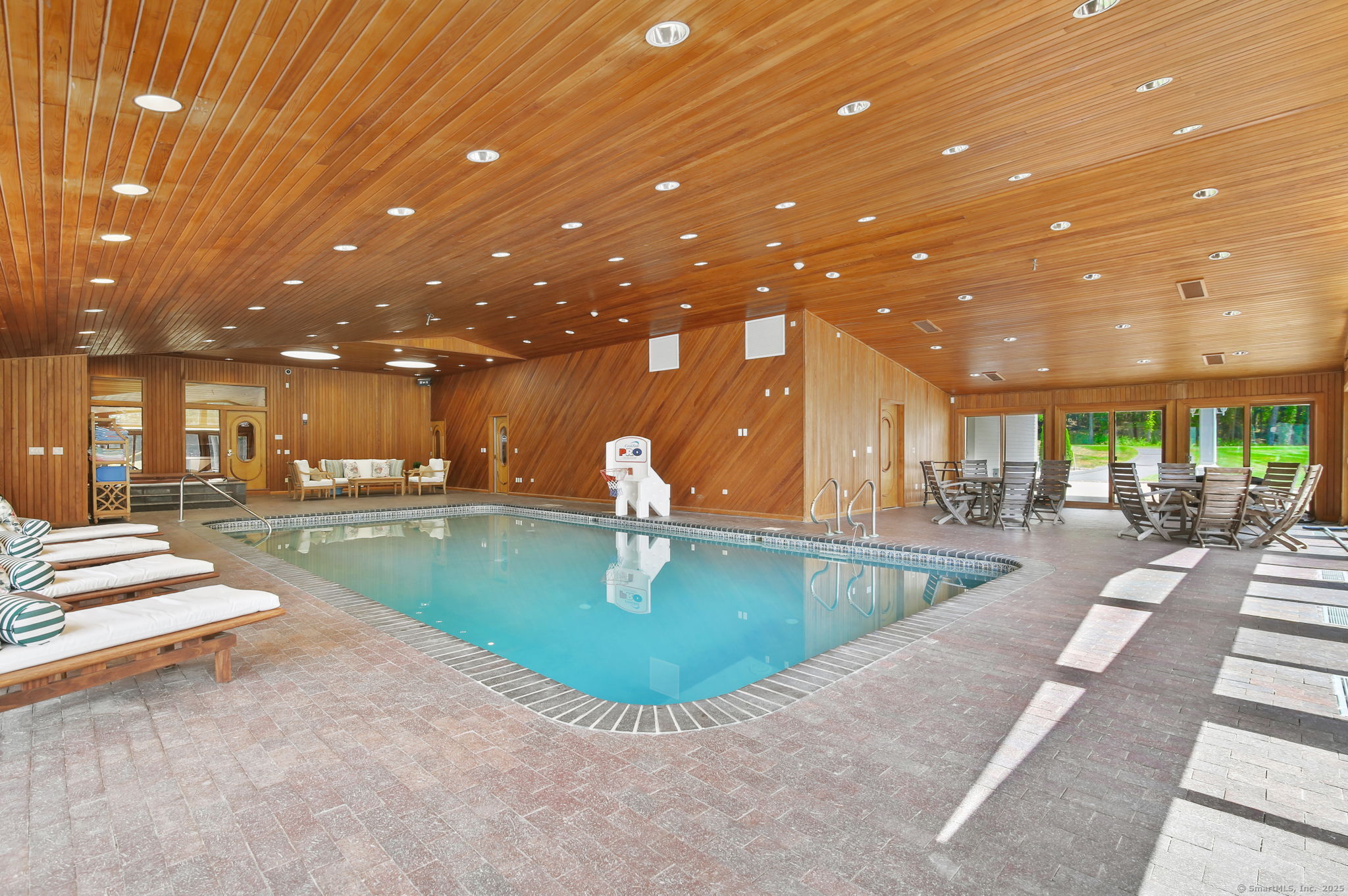 Farmington, Connecticut 06032, United States, 21 Bedrooms Bedrooms, ,33 BathroomsBathrooms,Residential,Active,199785