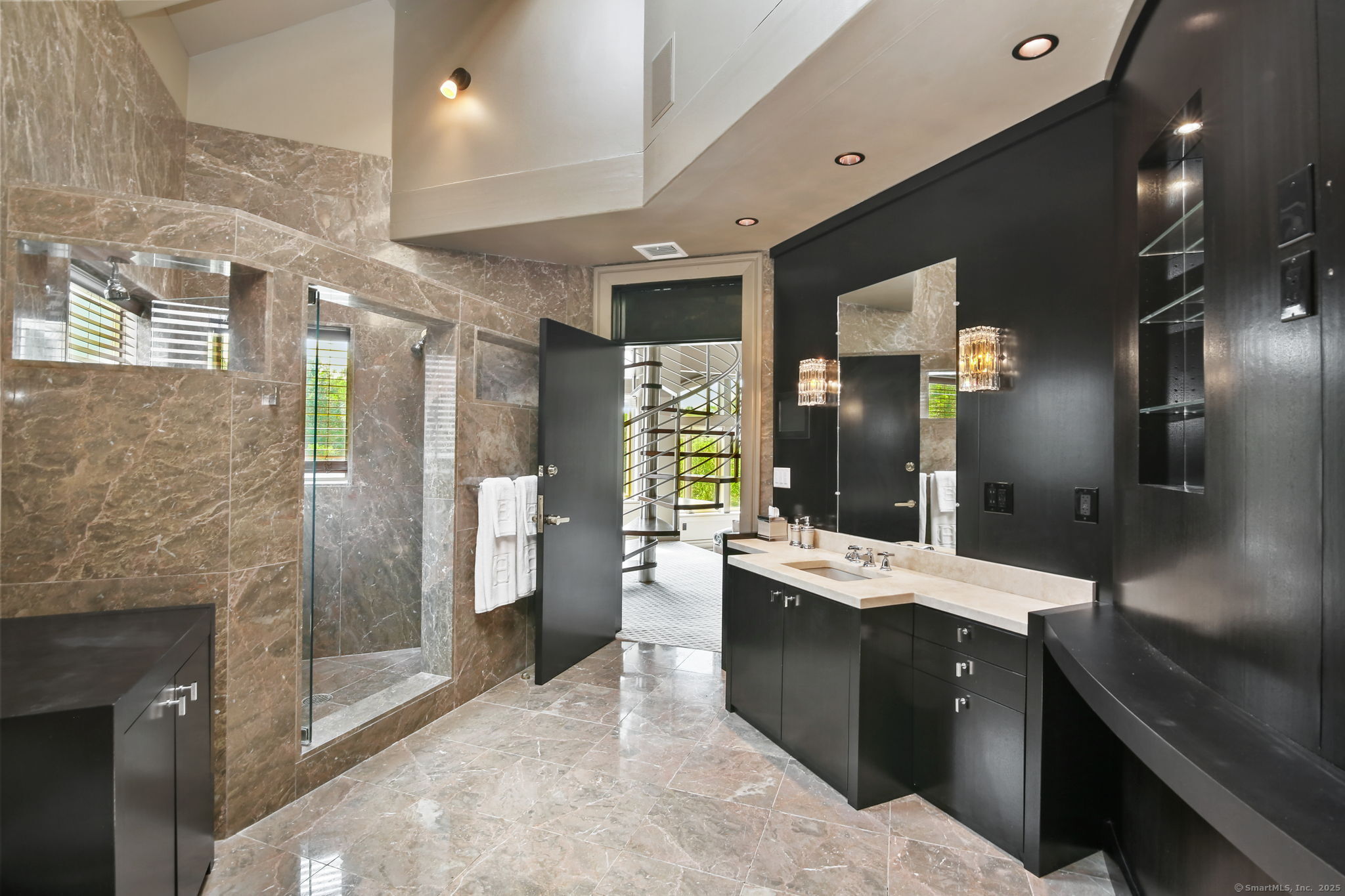 Farmington, Connecticut 06032, United States, 21 Bedrooms Bedrooms, ,33 BathroomsBathrooms,Residential,Active,199785