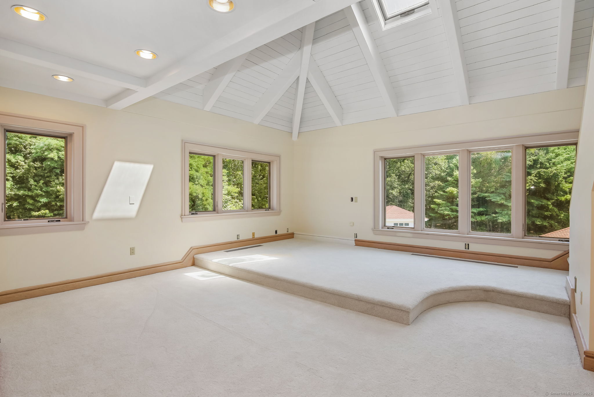 Farmington, Connecticut 06032, United States, 21 Bedrooms Bedrooms, ,33 BathroomsBathrooms,Residential,Active,199785