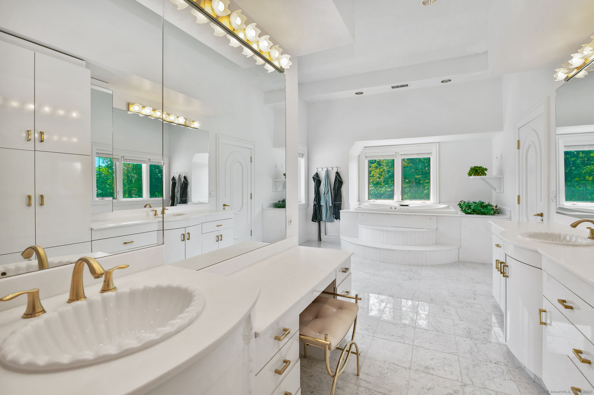 Farmington, Connecticut 06032, United States, 21 Bedrooms Bedrooms, ,33 BathroomsBathrooms,Residential,Active,199785