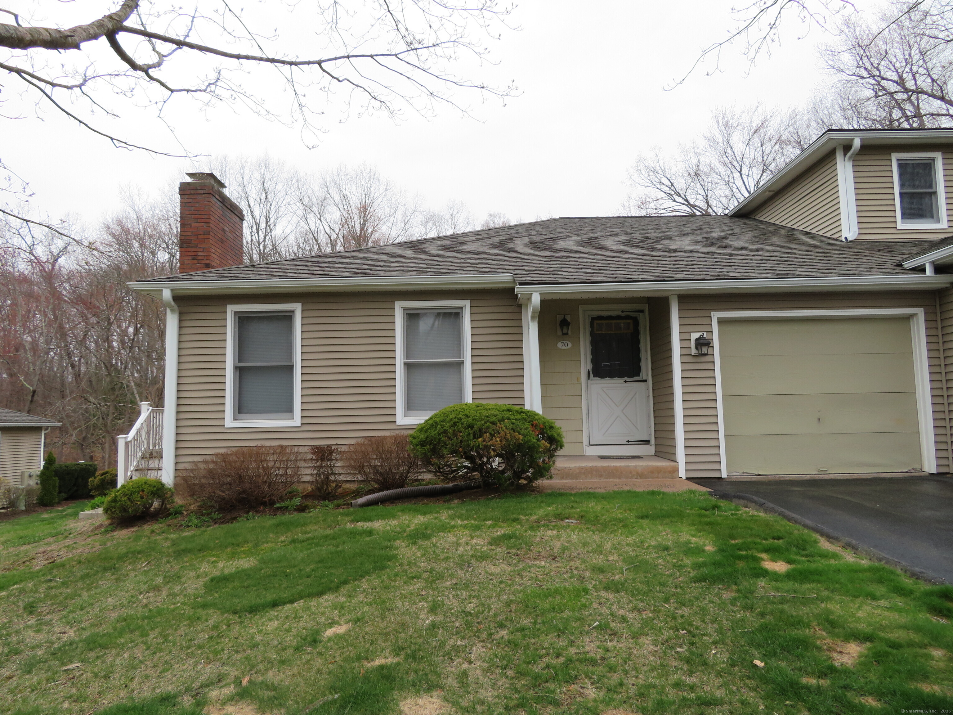 Rental Property at Brookside Village 70, Enfield, Connecticut - Bedrooms: 2 
Bathrooms: 2 
Rooms: 5  - $2,200 MO.