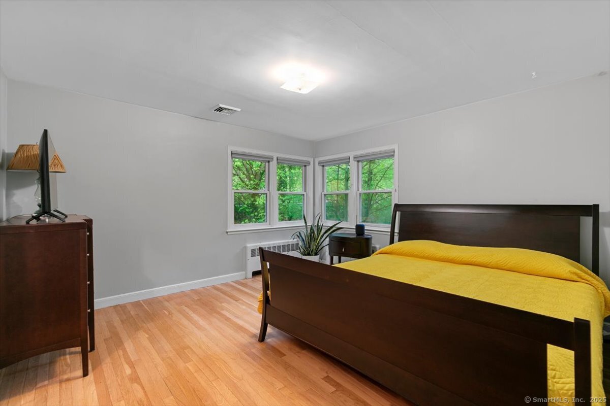 266 Pinewood Trail, Trumbull, Connecticut image 16