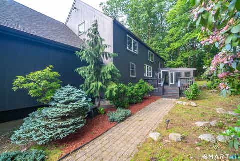 Photo of 281 Peddlers Road, Guilford, CT 06437 (MLS # 24198653)