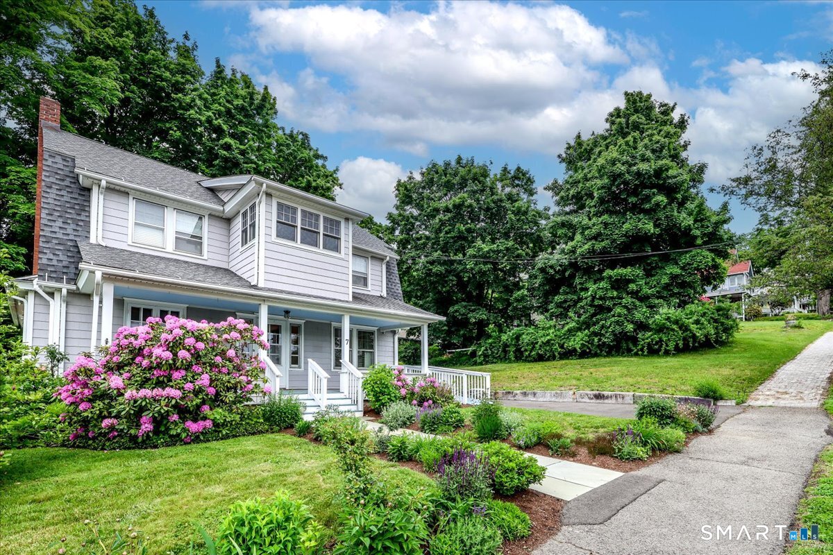 7 Treadwell Avenue