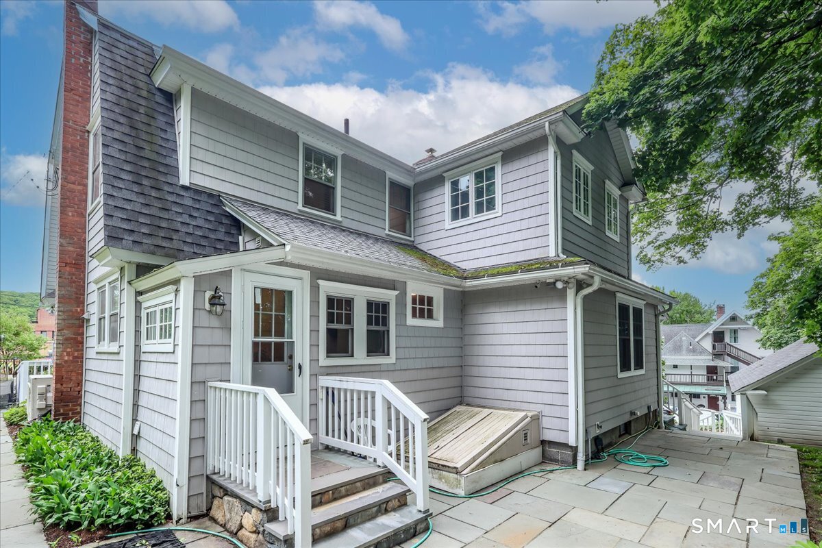 7 Treadwell Avenue