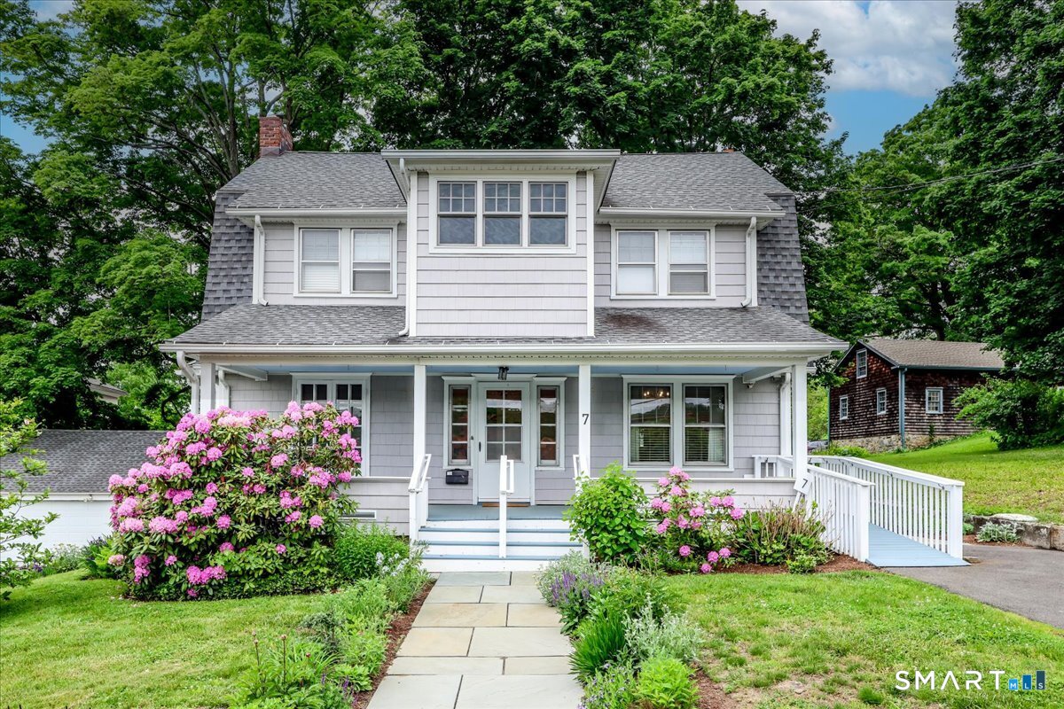 7 Treadwell Avenue