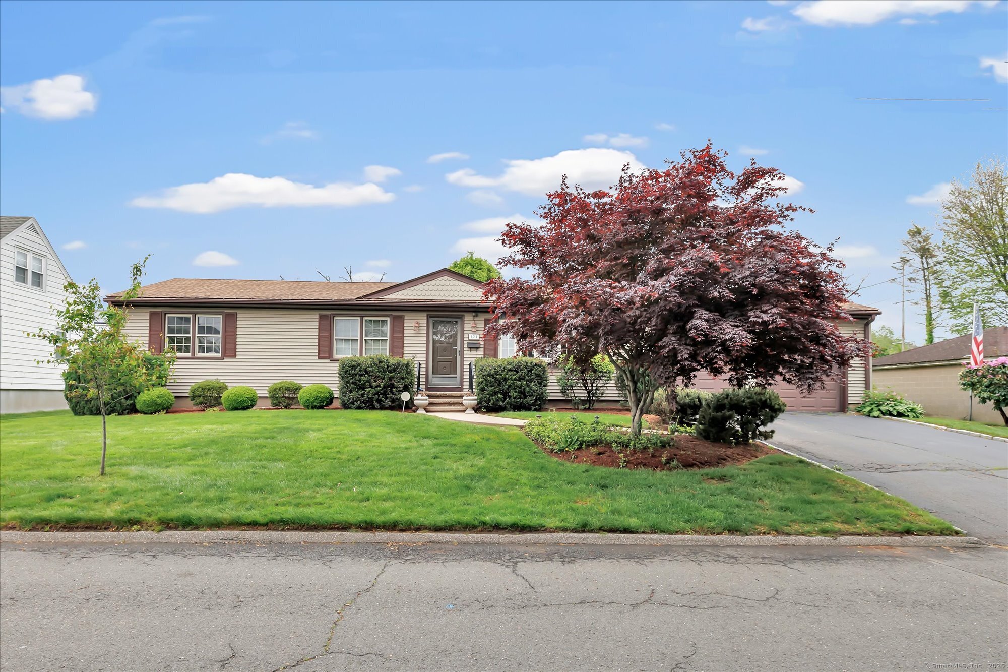 Property for Sale at Light Street, Stratford, Connecticut - Bedrooms: 3 
Bathrooms: 2 
Rooms: 6  - $359,900