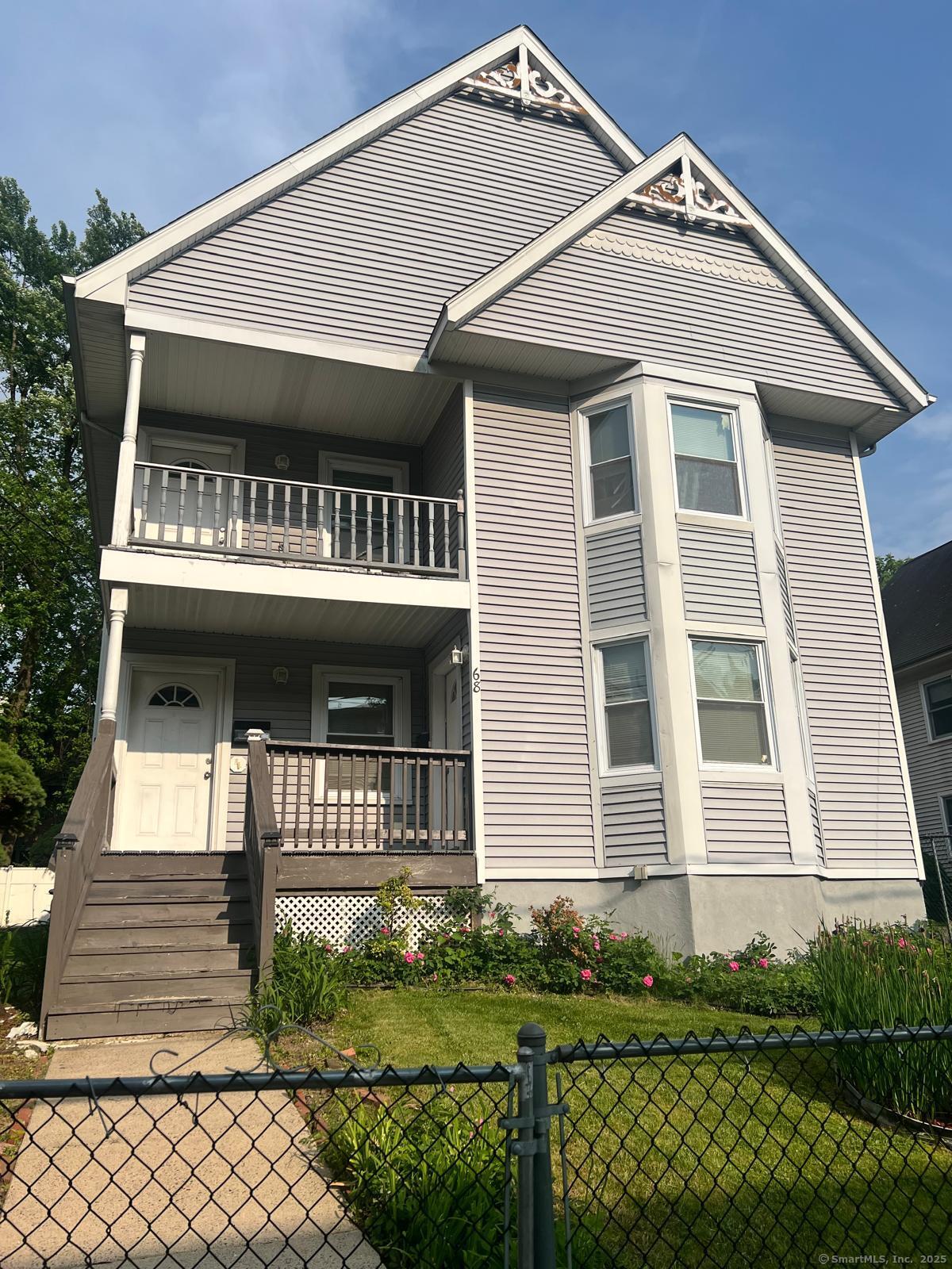 Green Street, Hartford, Connecticut - 3 Bedrooms  
1 Bathrooms  
6 Rooms - 