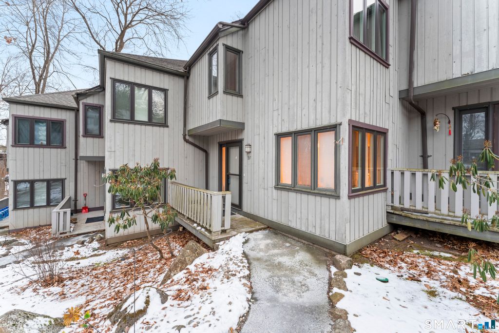 Photo of 5 Talcott Ridge Road #F, Farmington, CT 06032 (MLS # 24143162)