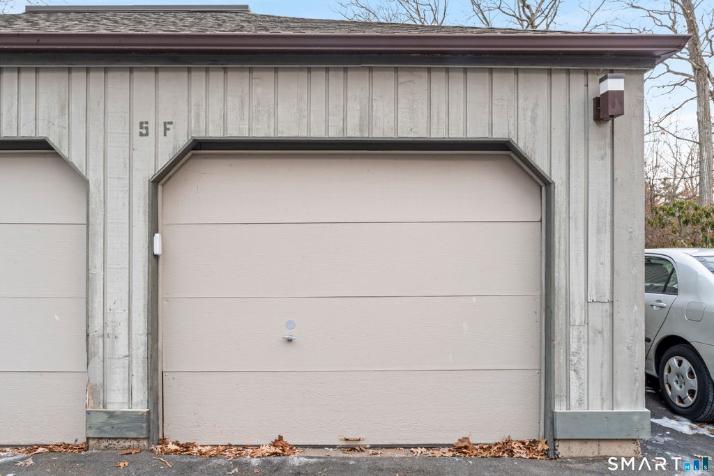 Photo of 5 Talcott Ridge Road #F, Farmington, CT 06032 (MLS # 24143162)