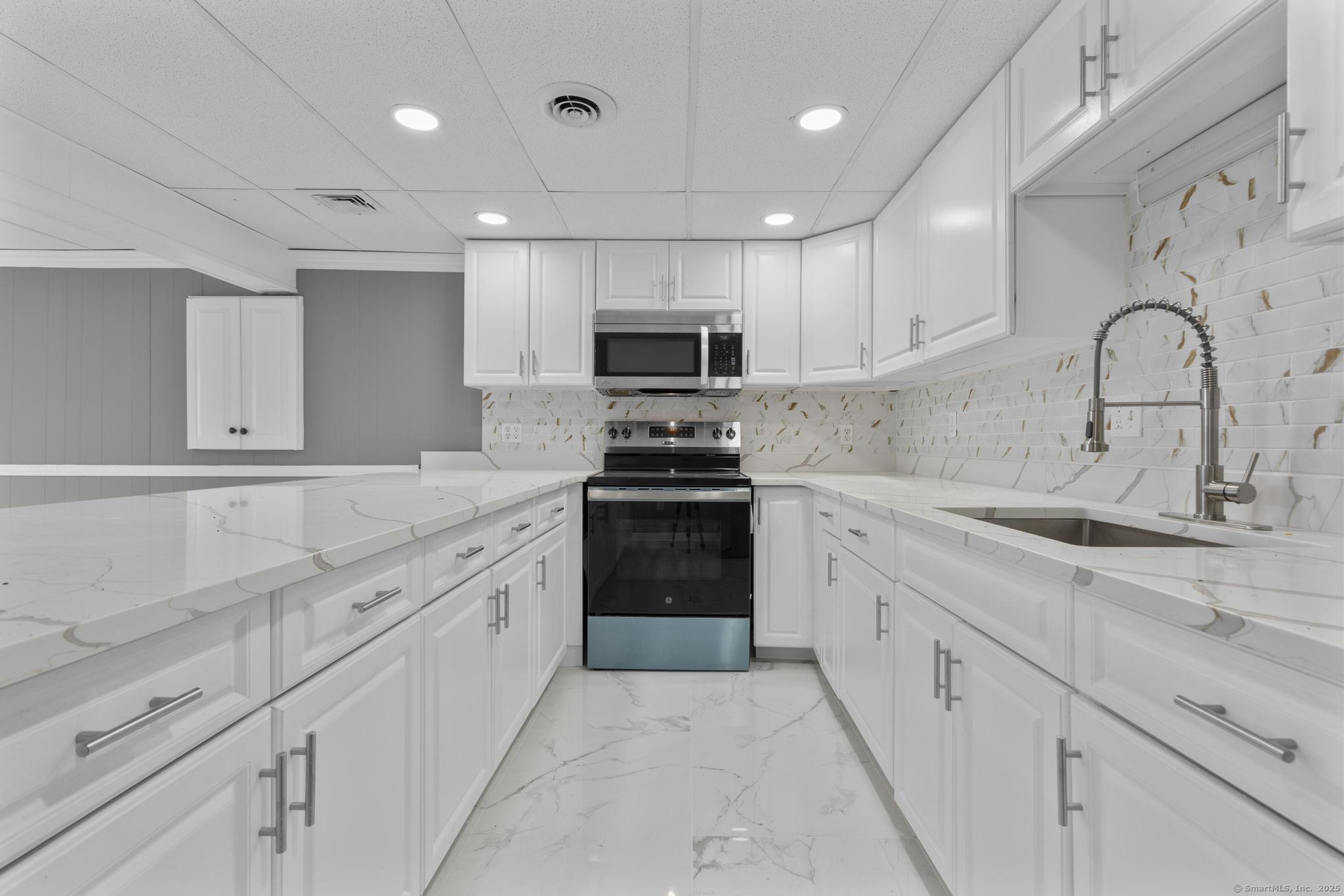 83 Greenwood Street, Watertown, Connecticut image 9