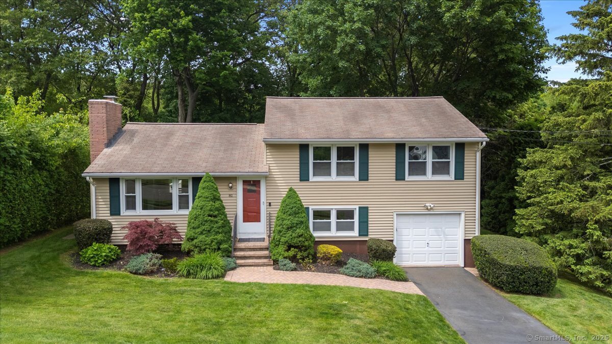 Brown Street, Hamden, Connecticut - 3 Bedrooms  
2 Bathrooms  
6 Rooms - 