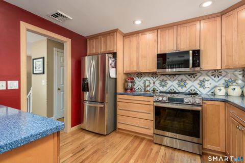 Tiny photo for 43 Roxbury Court, East Lyme, CT 06357 (MLS # 24145272)