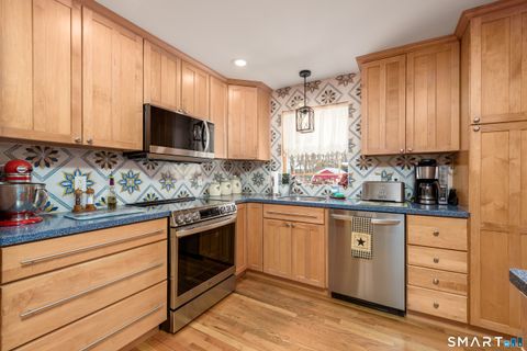 Tiny photo for 43 Roxbury Court, East Lyme, CT 06357 (MLS # 24145272)