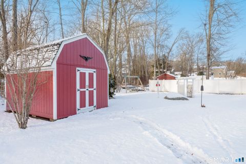 Tiny photo for 43 Roxbury Court, East Lyme, CT 06357 (MLS # 24145272)