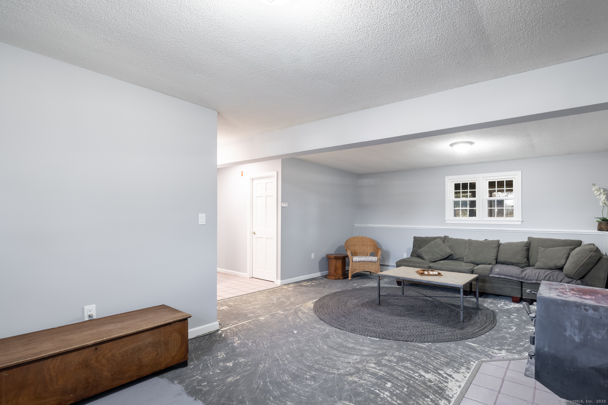 Harwinton, Connecticut 06791, United States, 3 Bedrooms Bedrooms, ,2 BathroomsBathrooms,Residential,Pending,86536