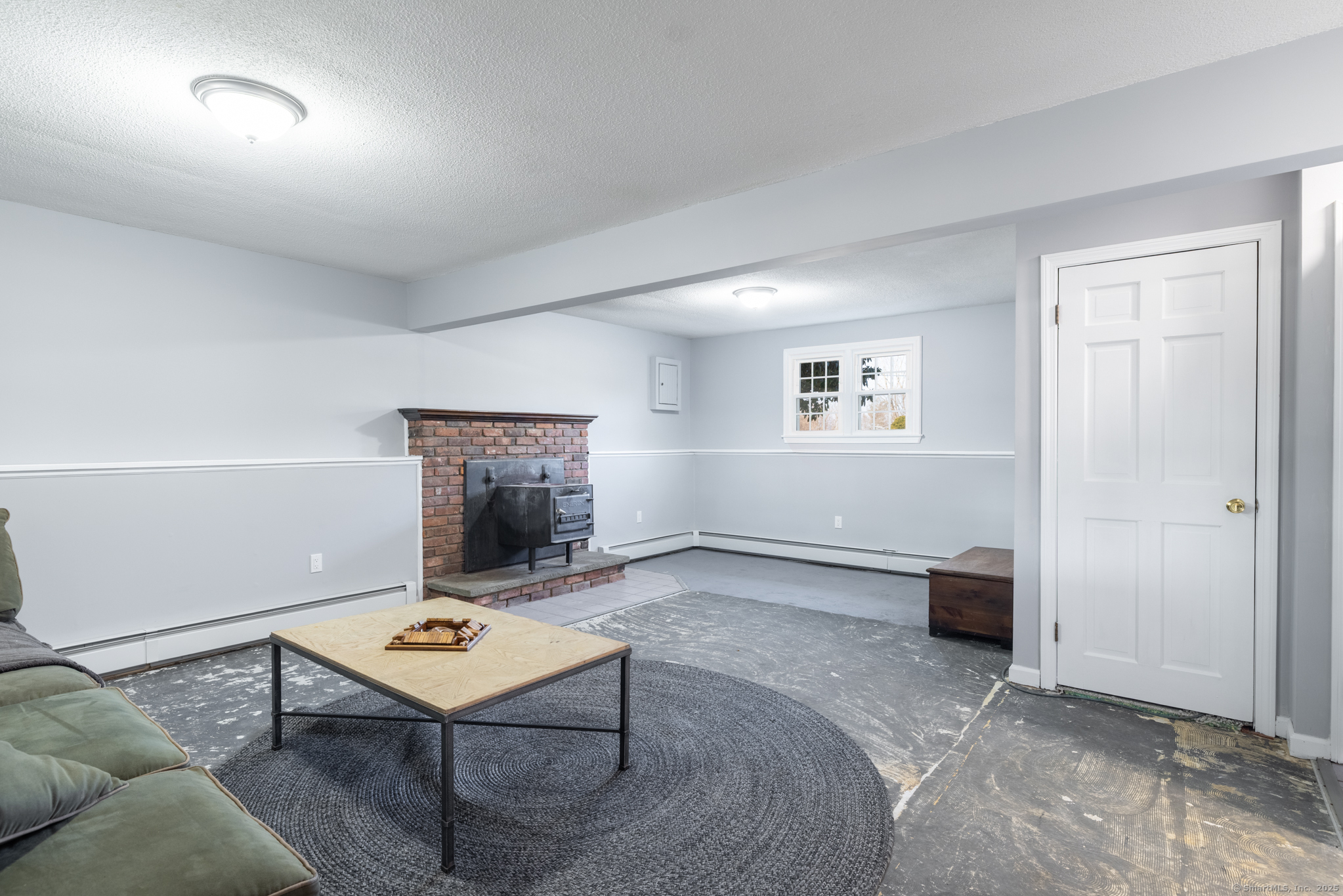 Harwinton, Connecticut 06791, United States, 3 Bedrooms Bedrooms, ,2 BathroomsBathrooms,Residential,Pending,86536