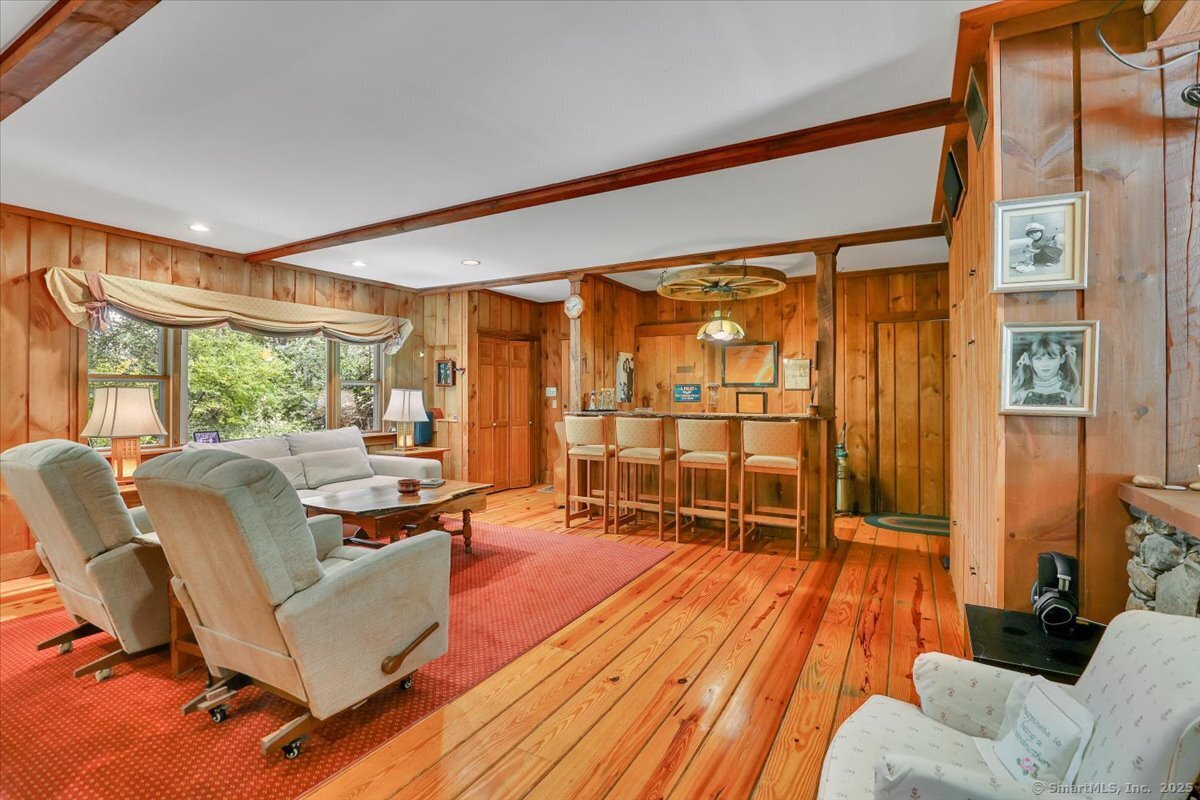 200 North Farm Road