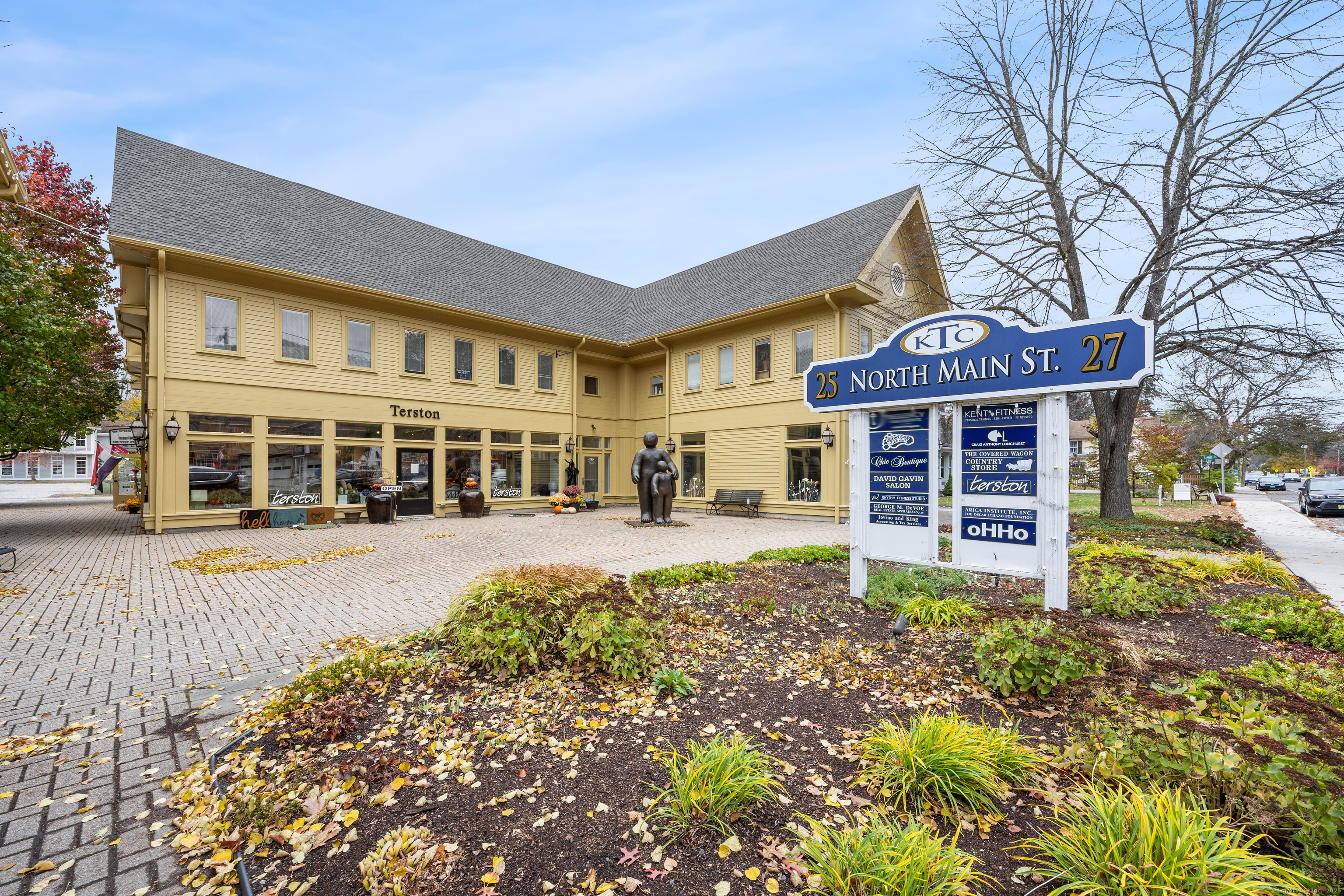 25 North Main Street 4