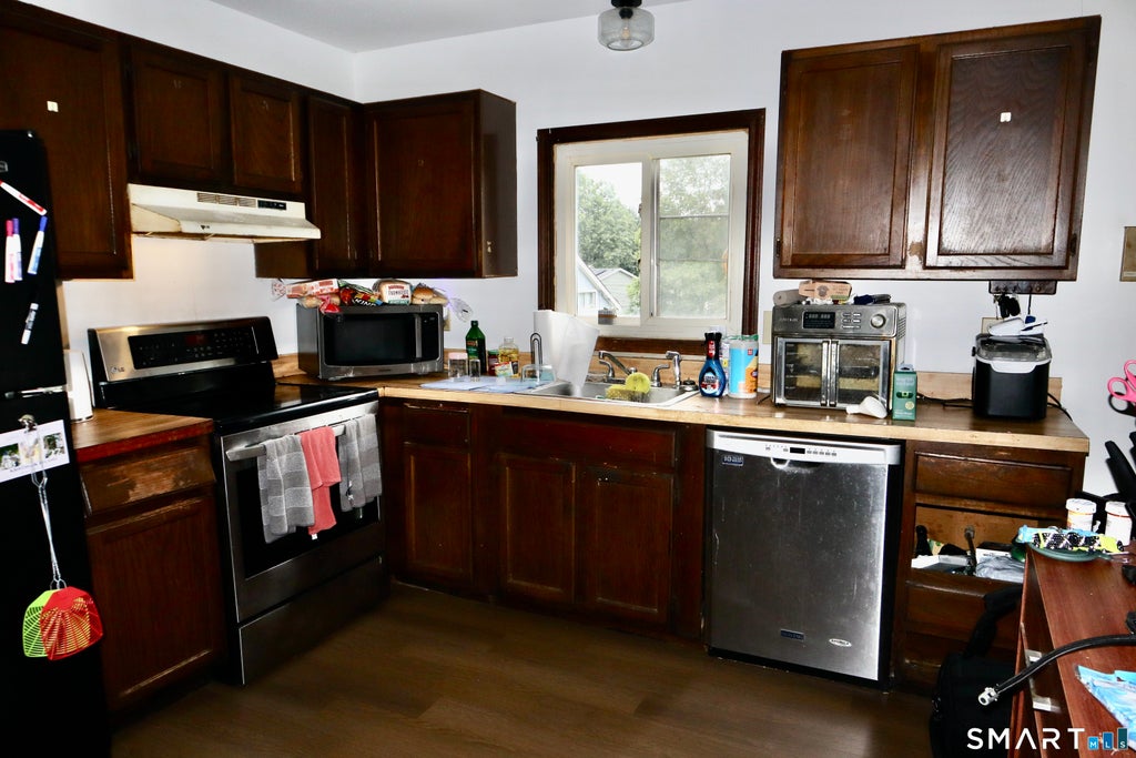 Photo of 320 Mulberry Street, Naugatuck, CT 06770 (MLS # 24204542)